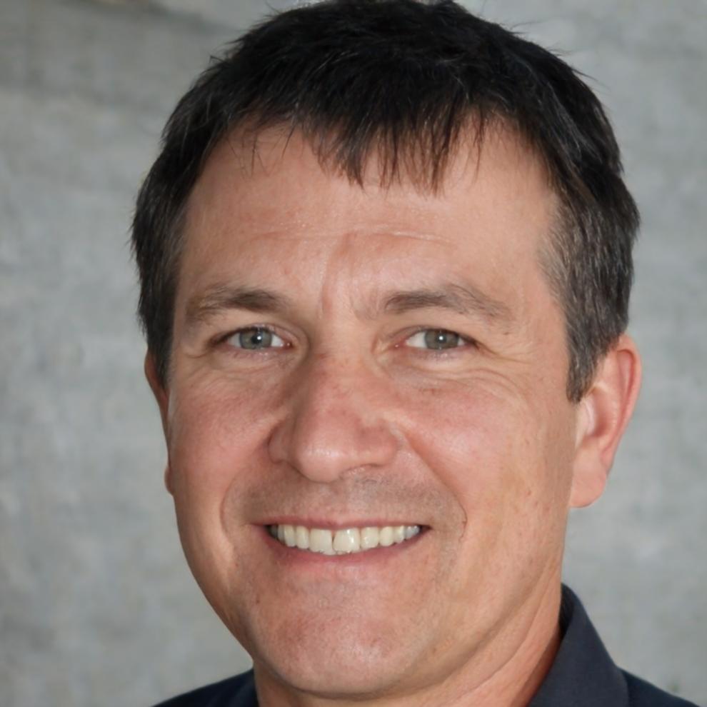 戦略アナリスト 佐藤健太